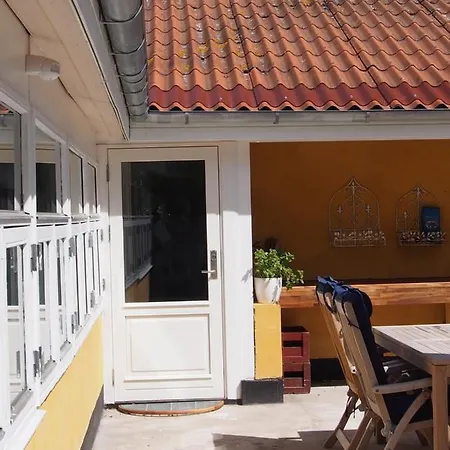 Bed & Breakfast Labaek 3*